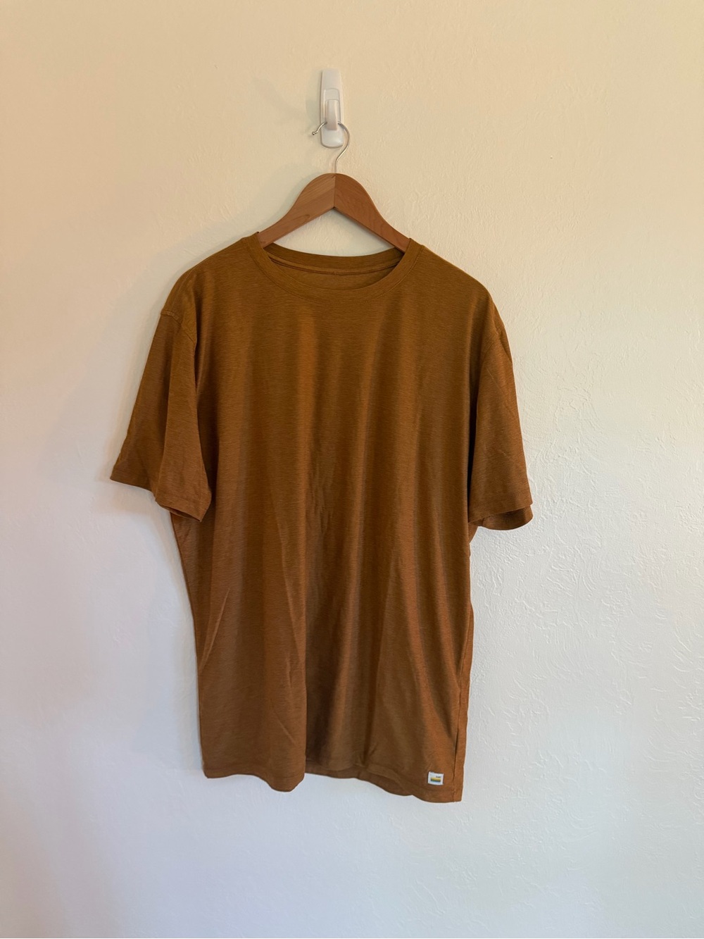 Vuori Short Sleeve Crewneck T-Shirt in Burnt orange